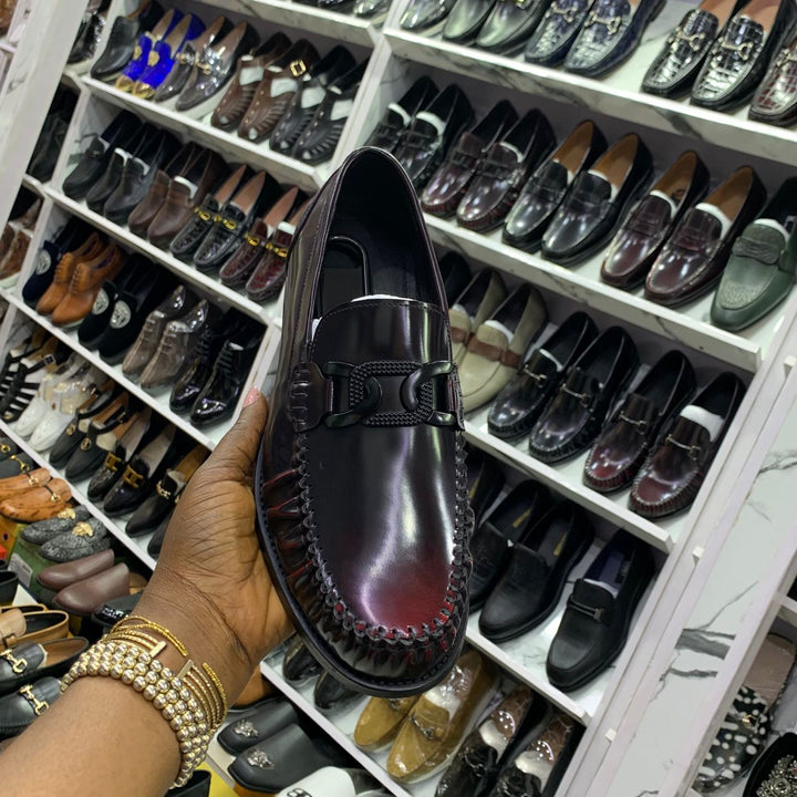 Tod’s Luxury Leather Loafers – Classic Black & Wine