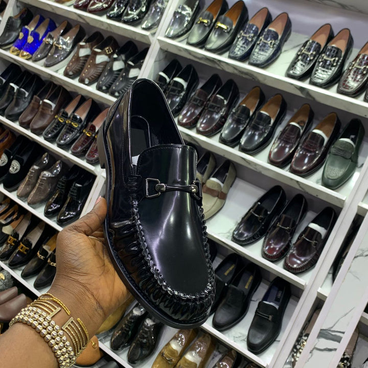 Tod’s Luxury Leather Loafers – Classic Black & Wine