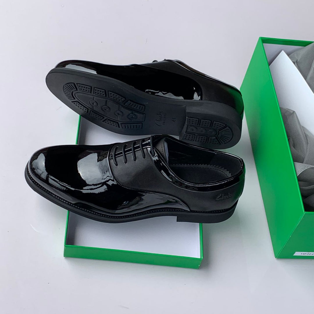 Classic Black Patent Leather Derby Shoes – Premium Gloss Finish